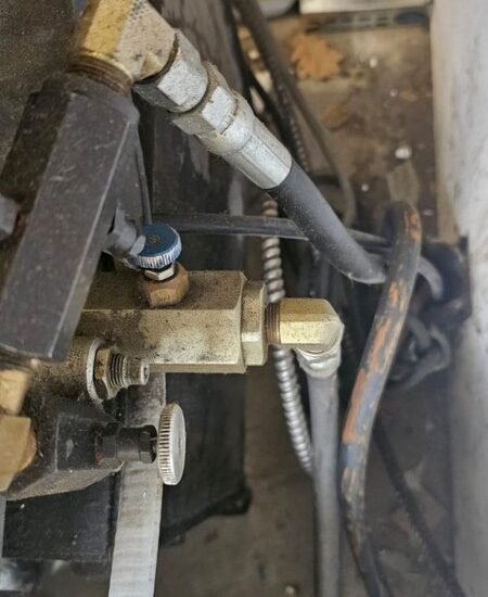 Bloc de valves hydrauliques et raccords en laiton pour nivelateur de quai de chargement